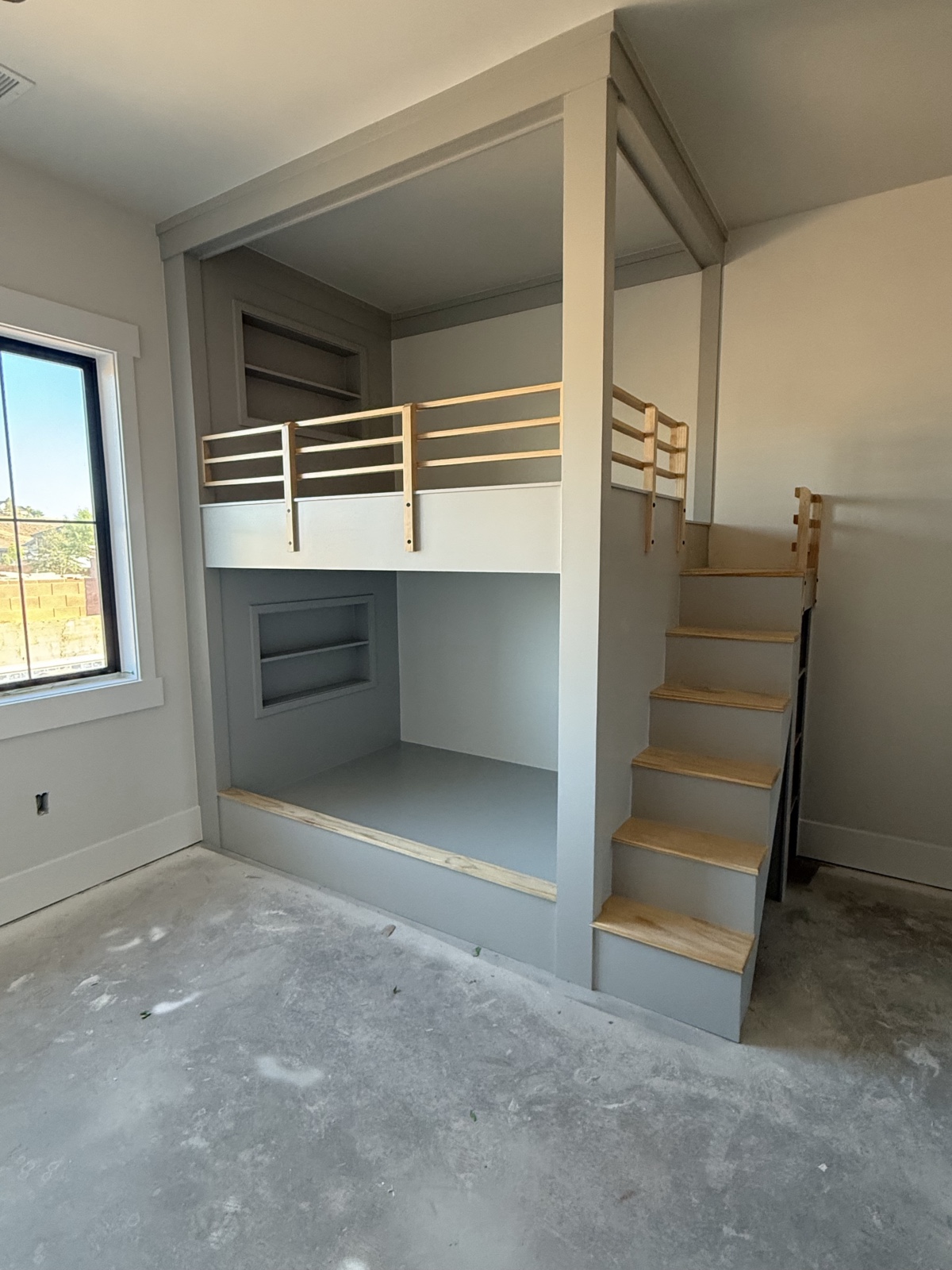 Built-in bunk room